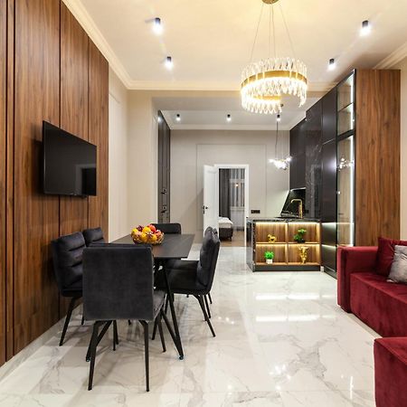 Ferienwohnung Leogrand Vip On Svobody Avenue 43 Lemberg Exterior foto